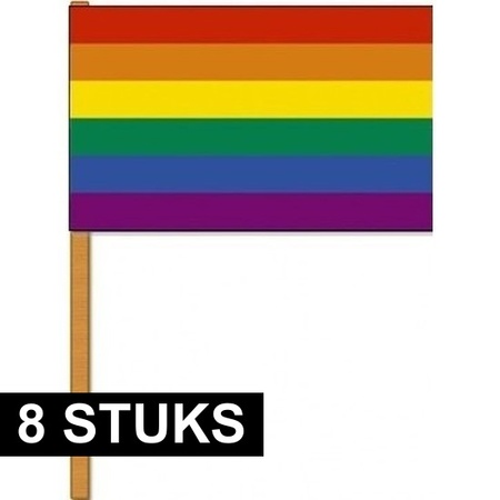 8x Luxe zwaaivlaggen regenboog 30 x 45 cm met houten stok